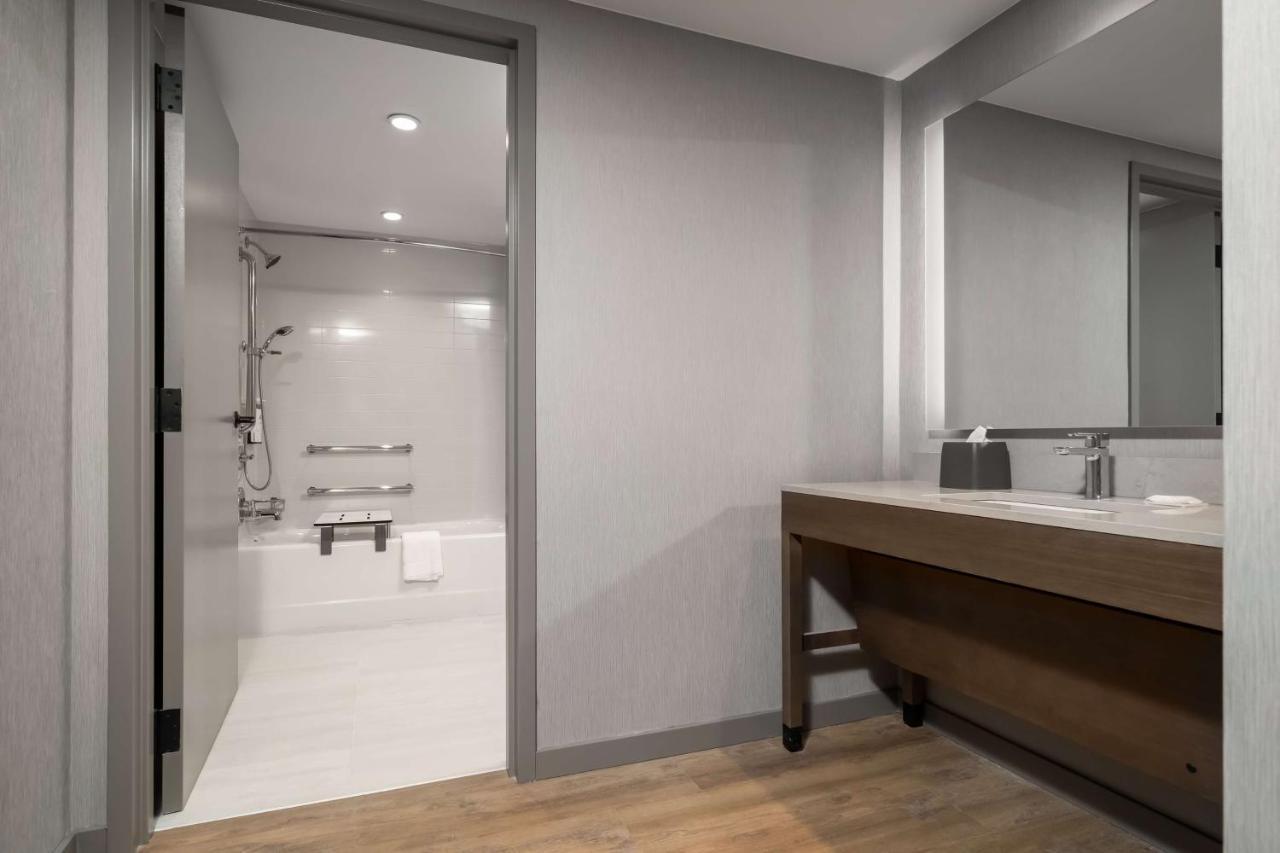 Hyatt Place Gainesville Downtown ภายนอก รูปภาพ